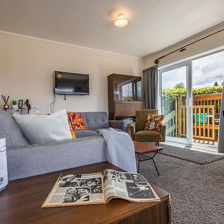 Central Riverside Retreat - Taupo Holiday Home Extérieur photo