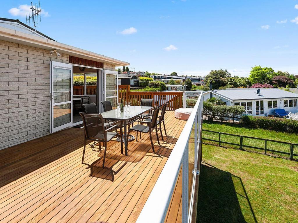 Central Riverside Retreat - Taupo Holiday Home Extérieur photo